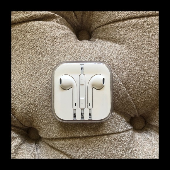 Apple Other - NEW! iPhone Corded Headphones with Case